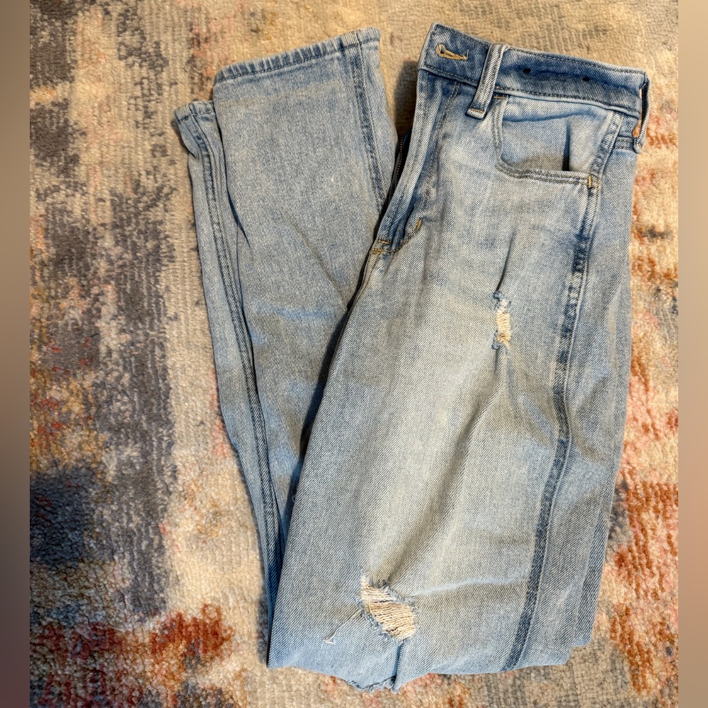 Hollister Ultra-High Rise Distressed Mom Jean
